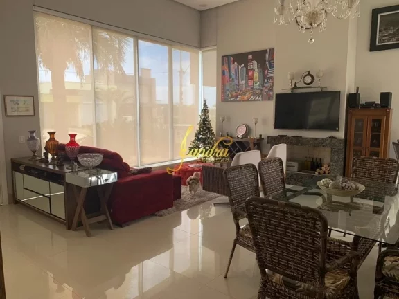 Imagem Casa térrea em condomínio fechado mobiliada e decorada