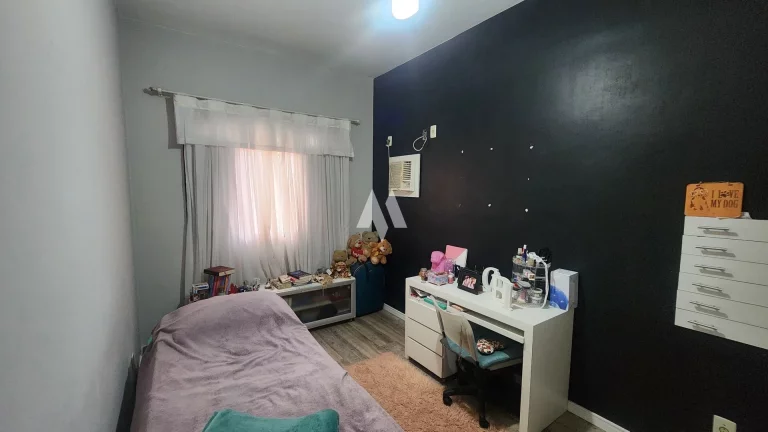 Imagem Casa Duplex na Vila São Jorge, São Vicente – Ampla, Confortável - 3 dormitórios, sendo uma suíte