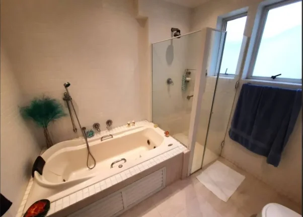 Imagem Apartamento todo reformado classe AA vista lateral mar e varanda