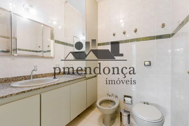 Imagem Apartamento andar baixo na Vila Madalena com 104m², 3 quartos ( 1 suíte) e 1 vaga.
