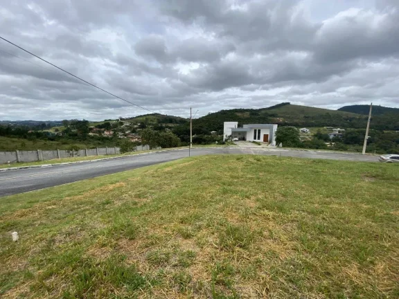 Imagem Lote de esquina 475m2 em Condomínio de Alto Padrão – Segurança e Lazer Completo