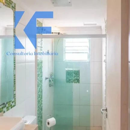 Imagem Apartamento com vista incrível para o bosque nos quartos, sala, cozinha e na varanda. Cozinha e quarto com móveis planejados.