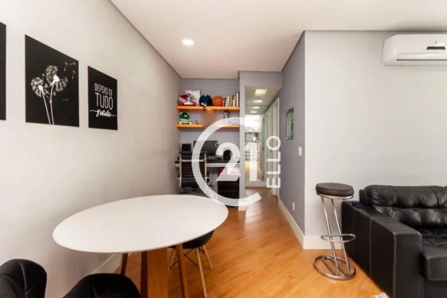 Imagem Apartamento com 2 dormitórios à venda, 60 m² por R$ 850.000,00 - Moema - São Paulo/SP