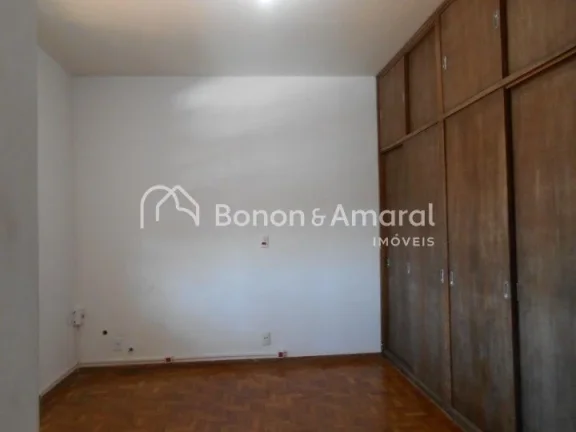 Imagem Casa grande e confotável à venda no tradicional e bem conceituado bairro Vila Nogueira, localizado...