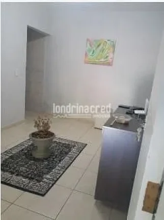 Imagem Dependência à Venda no Jardim Planalto | Terreno Amplo, Piscina e Estrutura para Sobrado