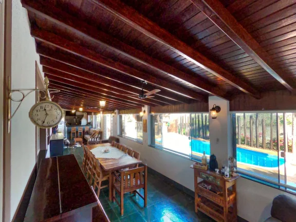 Imagem Permuta por Casa em Avaré/SP, Botucatu/SP ou Litoral/SP - Chacará em Terreno de 1.090 m² com 400 m² Construídos, Lazer Completo e Estrutura Impecável