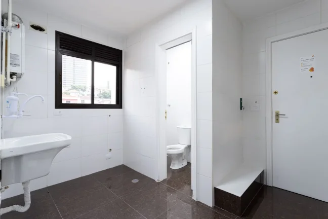 Imagem Apartamento 169M², 3Q, 2 Suítes, 3 Banheiros, 3 Vagas, Varanda, Piscina, Churrasqueira, Salão de Festas, Jardim.