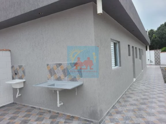 Imagem Casa com piscina, com amplo espaço para por 299mil em Itanhaém