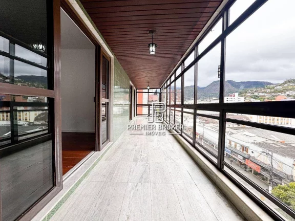 Imagem Apartamento com 3 dormitórios à venda, 119 m² por R$ 700.000,00 - Várzea - Teresópolis/RJ