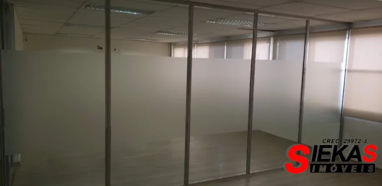 Imagem Salão Comercial na Penha de França, São Paulo-SP: 6 banheiros, 15 vagas de garagem, 727m²! Venha conferir!
