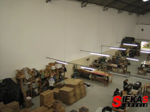Imagem Galpão Comercial à Venda em São Paulo-SP, na Vila Esperança! 3 Salas, 6 Banheiros, 1.200m² de Área!