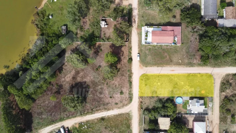 Imagem Terreno de 550 m com duas esquinas e vista para a Lagoa dos Freitas. BR076.1