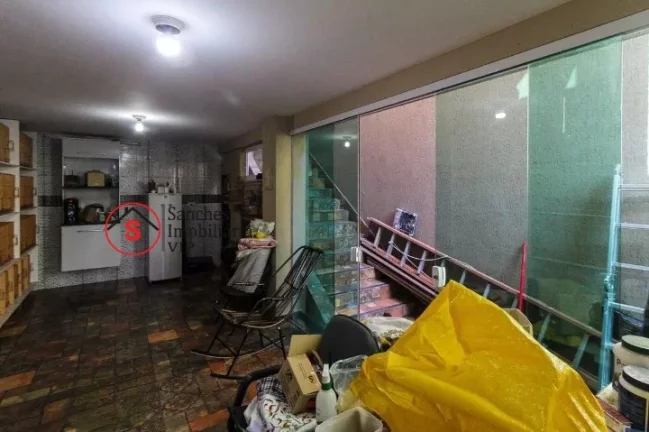 Imagem OPORTUNIDADE. SOBRADO A VENDA NA VILA BELA, PRÓXIMO A SÃO CAETANO COM 4 DORMITÓRIOS E 3 SUÍTES. PISCINA E ÁREA GOURMET COM CHURRASQUEIRA.