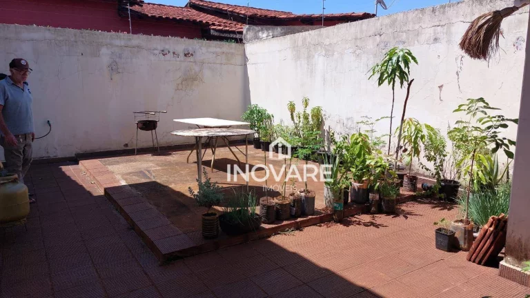 Imagem Casa com 3 dormitórios à venda, 210 m² por R$ 350.000 - Setor Paranaíba - Itumbiara/GO