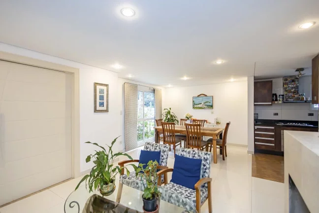 Imagem Casa térrea em condomínio em Santa Felicidade 2 suites
