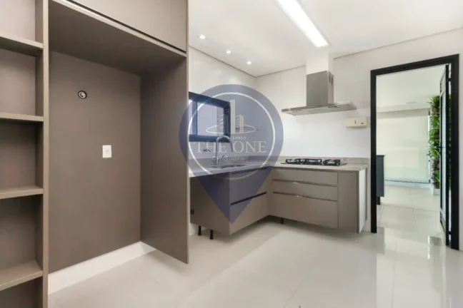Imagem Venda de Apartamento de Luxo com 3 Quartos e 3 Suítes na Vila Uberabinha, São Paulo-SP: 184 m², 2 Salas, 5 Banheiros e 3 Vagas.