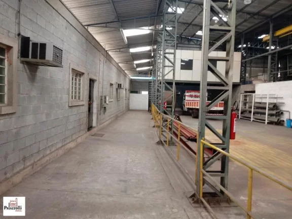 Imagem Galpão 3800 m² ao lado da Rodovia Castelo Branco
