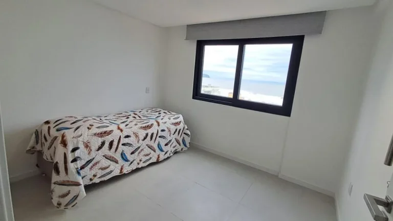 Imagem ALUGUEL TEMPORADA de Apartamento mobiliado com 3 dormitórios sendo 1 suíte e 2 Demi-suíte no Bairro Gravatá-Navegantes-SC
