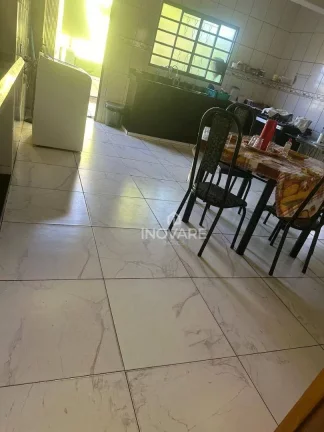 Imagem Casa com 3 dormitórios à venda, 120 m² por R$ 250.000,00 - Jardim Leonora - Itumbiara/GO
