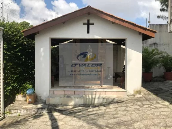 Imagem Vendo Casa de Alto Padrão com 400 m², 4 quartos s/ 2 suítes, escritório, piscina, jardim e 4 vagas