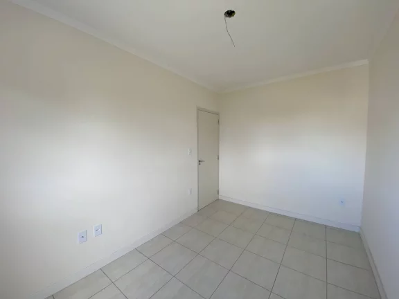 Imagem Apartamento de 2 Dormitórios à Venda no Condomínio Biarritz