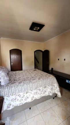 Imagem Guarulhos - Sobrado com 3 dormitorios sendo uma suite, duas vagas e area gourmet - A VENDA!!!