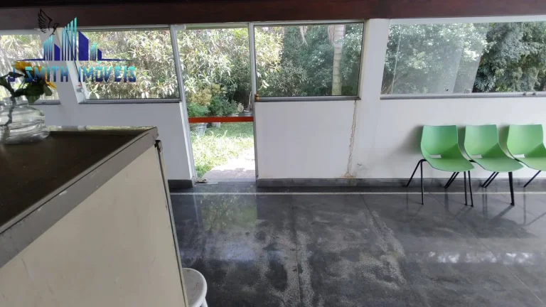 Imagem CASA EM TERRENO 4.072m². ZONA MISTA. PERFIL DE CHÁCARA OU COMERCIAL.