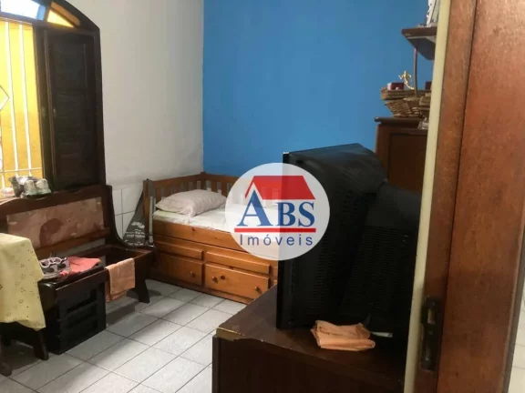 Imagem Casa isolada, 3 dormitórios com 1 suíte. Aceita FGTS e financiamento.