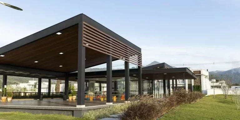 Imagem Casa personalizada com 4 dormitórios à venda sendo 4 suítes, 231.0 m² por - R$ 4.500.000,00 - Santa Regina - Camboriú/SC
