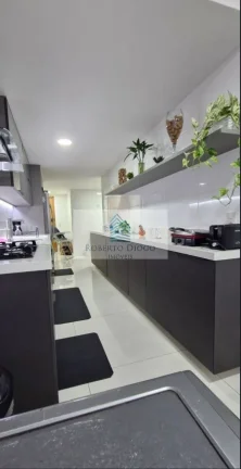 Imagem Imperdível: Apartamento de Luxo à Venda em Icaraí, Niterói-RJ! 4 Quartos, 2 Suítes, 189m² - Agende sua Visita!