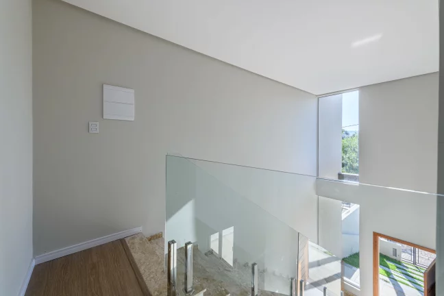 Imagem Sobrado de 3 quartos sendo 1 suíte com acabamento de alto padrão e localização Excelente