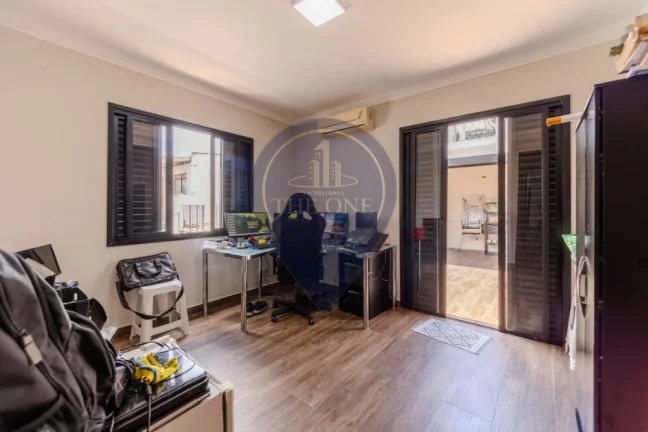 Imagem Imperdível oportunidade: Casa à venda na Vila Mariana, São Paulo-SP, com 3 quartos, 1 suíte, 2 salas, 3 banheiros e 146m² de área!