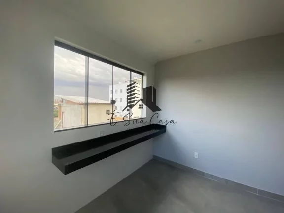 Imagem Casa Duplex 3 Quartos Suíte, Terraço e 2 Vagas, no Xangri-lá