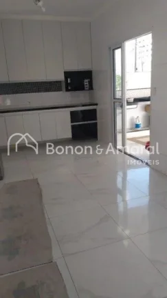 Imagem Casa estilo sobrado com 3 quartos, sendo 2 suítes, 3 salas, cozinha ampla e moderna com móveis pla...
