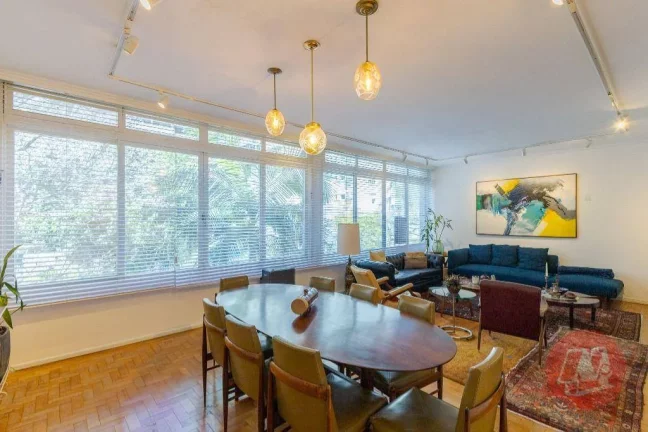 Imagem No Moinhos de Vento, 175 m² privativos, 3 dormitórios e suíte.
