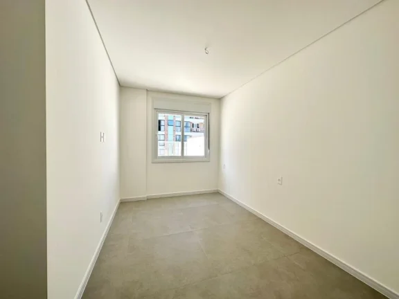 Imagem Casa 4 Dormitórios - Bairro Navegantes