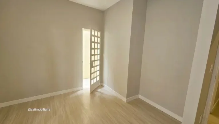 Imagem Apartamento totalmente reformado com grande área privativa.
? Área total de 220m², sendo 153m² i...