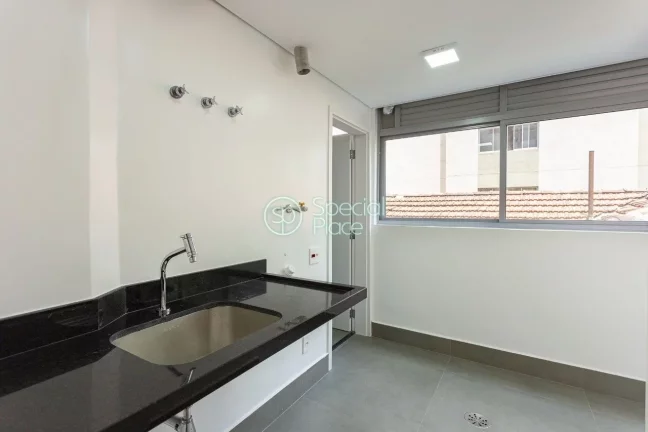Imagem Excelente apartamento com 198m² no Jardim América Living super espaçoso com varanda e amplos jane...