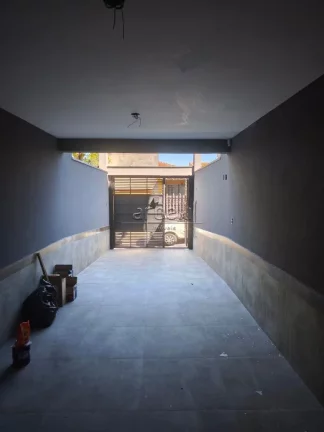 Imagem Sobrado com 160 M², 03 dormitórios sendo 01 suíte, 1 banheiro social e lavabo, sala para dois amb...