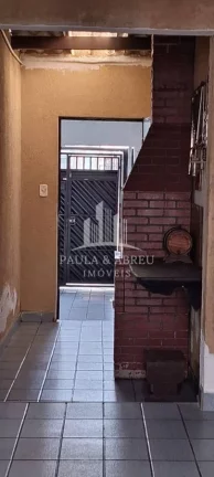 Imagem Casa Térrea 125m², 3 Dormitórios, 1 Banheiro, 1 Lavabo, 2 Vagas, Churrasqueira, Cômodo de depósito na Vila Bela Vista, Santo André