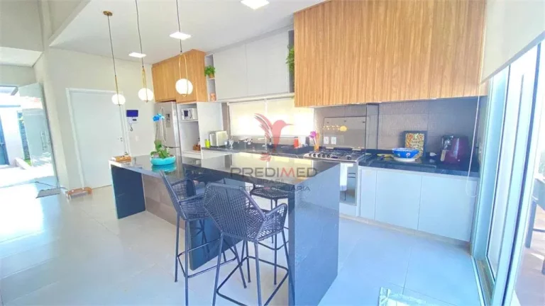 Imagem Residencial Jardim Itamaraty, Casa com 3 Suites. 2 Vagas de Garagem