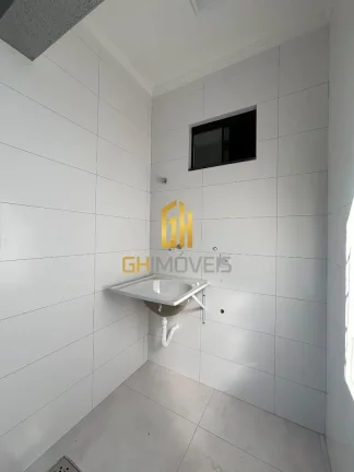 Imagem CA1761Belíssima casa com piscina 3 quartos sendo 1 suíte no Setor Central A casa possui - Porcelan...