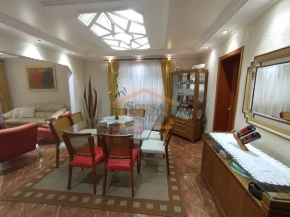 Imagem Sobrado em condomínio fechado, 3 dormitórios, sendo 3 suítes, sala para 2 ambientes, cozinha plan...