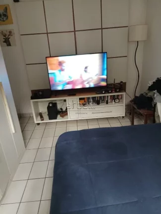 Imagem Casa com quarto, sala, cozinha, wc, quintal e garagem com 06 vagas num terreno 250m². Oportunidade ...