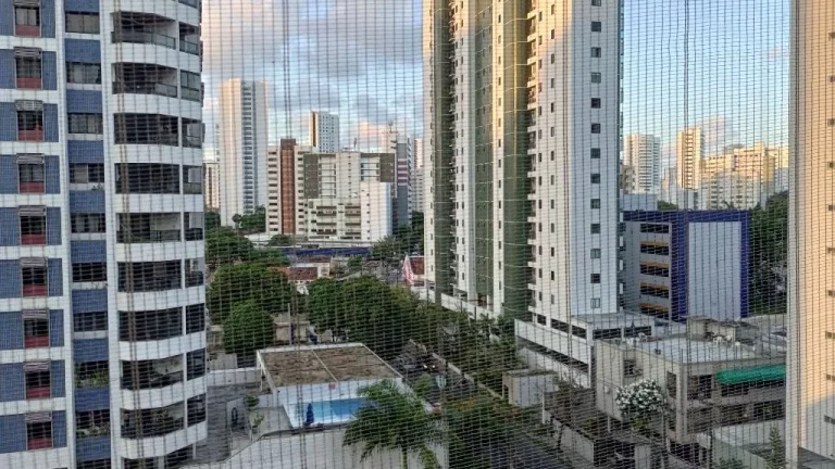 Apartamento de 80m² à venda, com 3 quartos (1 suíte), localizado nas Graças, Recife - Pernambuco.