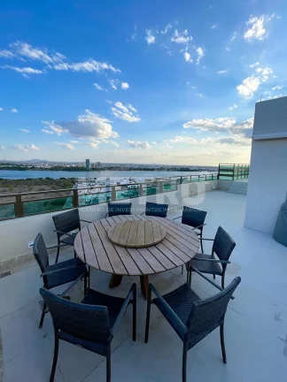 Imagem Cobertura de Alto Padrão à venda na Orla Vista panorâmica da cidade, 4 suítes