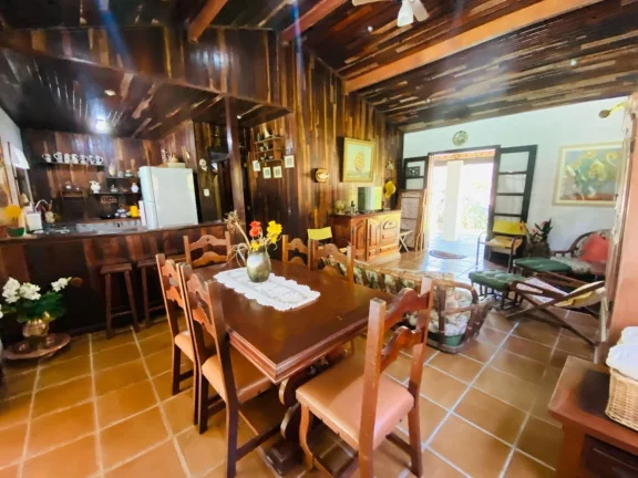 Imagem Imóvel imperdível: Casa à venda na Riviera de São Lourenço Módulo 20 com 3 quartos, 1 suíte, 3 salas, 4 vagas de garagem e mais!