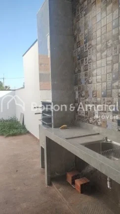 Imagem Descrição do Imóvel:
Área de Construção: 198 m²
Terreno: 306 m²
Dormitórios: 3 suítes
Sala...