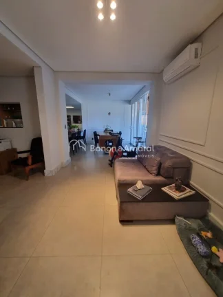 Imagem Este moderno sobrado, bem localizado dentro do condomínio, oferece 2 quartos, sendo uma suíte com ...