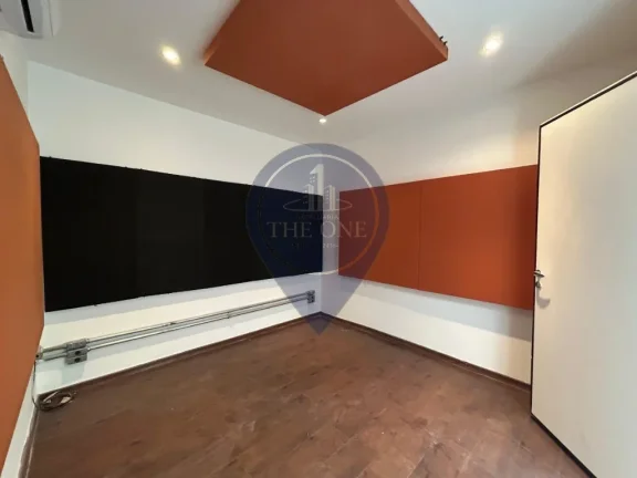 Imagem Imperdível! Casa à venda na Vila Mariana, São Paulo-SP, com 8 quartos, 1 suíte, 3 banheiros, 2 vagas de garagem e 200m².